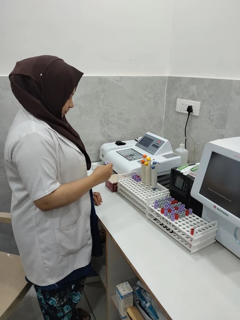 Aarya Hospitals in-house pathology laboratory